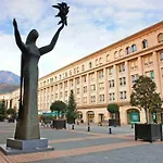 Διαμέρισμα Duplex Atypique Climatise, Parking, Lit Double, Netflix, 500m Centre Albertville