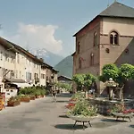 Duplex Atypique Climatise, Parking, Lit Double, Netflix, 500m Centre Albertville