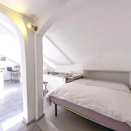 شقة Duplex Atypique, Classe De France, Climatisation, Parking, Lit Double, Calme Et Cosy, Netflix, Wifi, 400m Centre, Boite A Cles, La Tarine البيتفيل