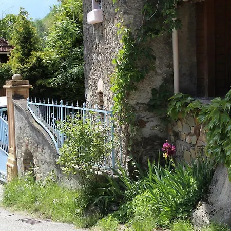 Duplex Atypique, Classe De France, Climatisation, Parking, Lit Double, Calme Et Cosy, Netflix, Wifi, 400m Centre, Boite A Cles, La Tarine شقة البيتفيل
